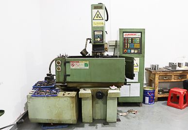 九洲国际工艺品-火花机