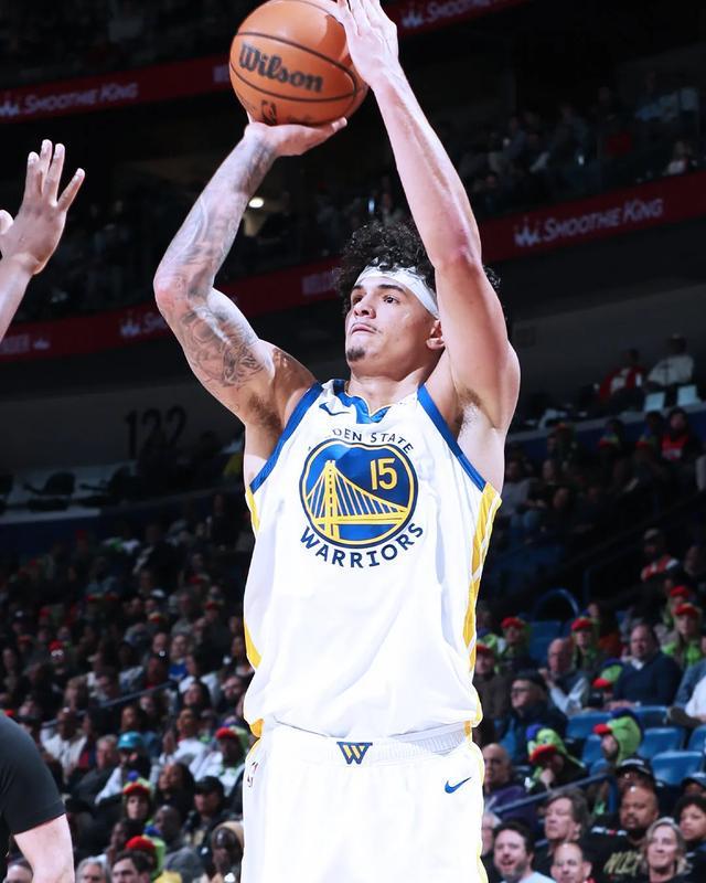 勇士次轮秀桑托斯爆发 率队大胜尼克斯创队史纪