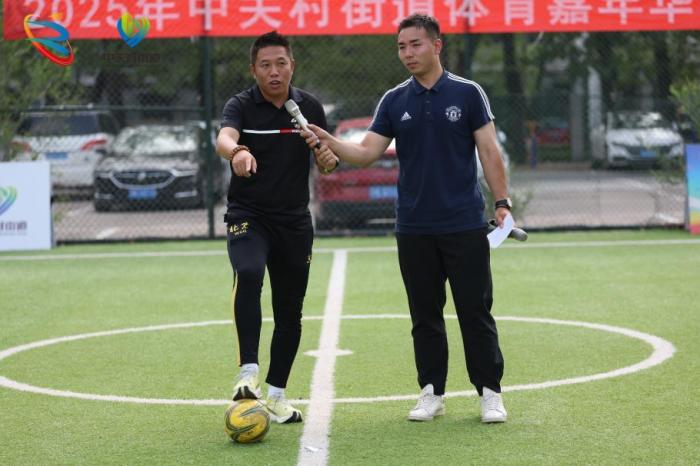 王长庆现身中关村五人制足球赛决赛 全民参与点